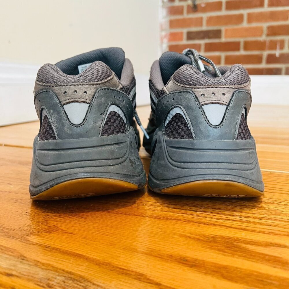 Adidas Yeezy Boost 700 V2 Geode EG6860 Men US 10.5 Size - Picture 10 of 13